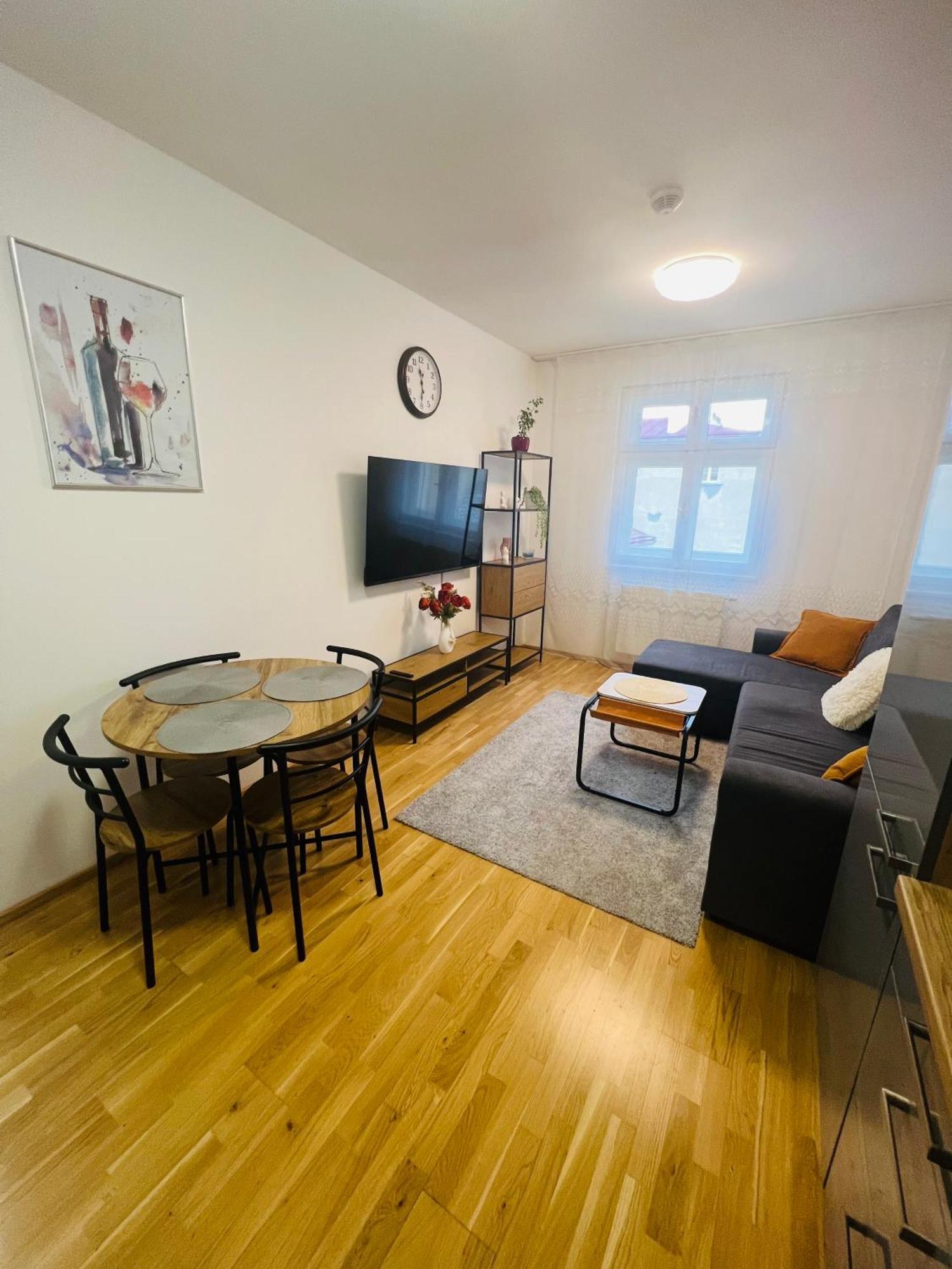 Nika Apartments Prague 2 ภายนอก รูปภาพ
